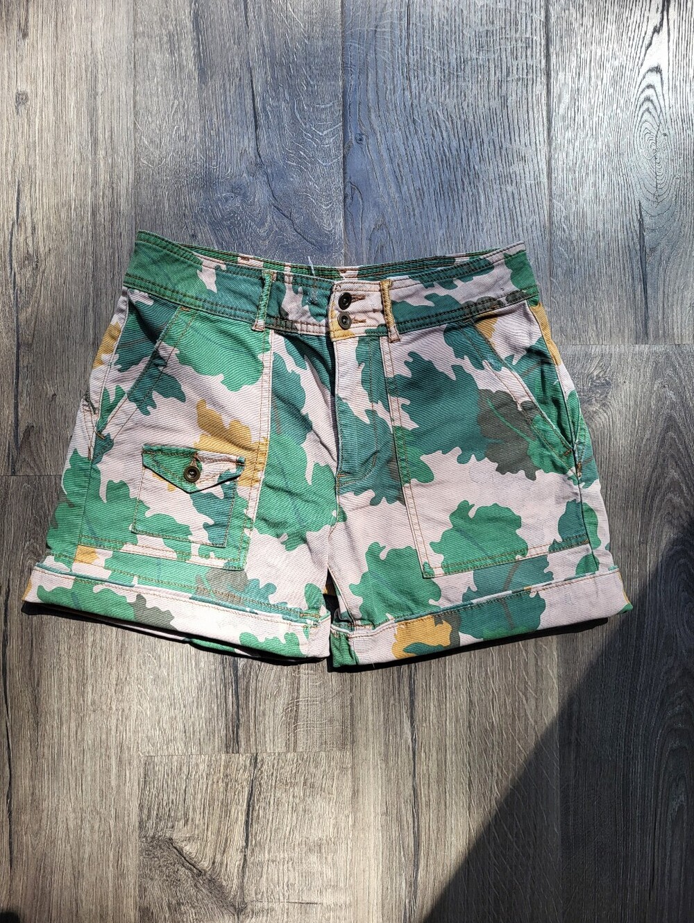 The Wanderer Shorts Size 26